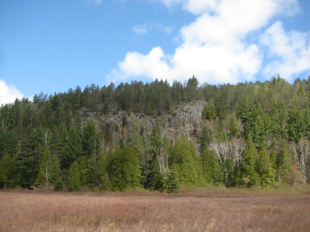 Blog | Eastern Cliff of Clark Creek Valley