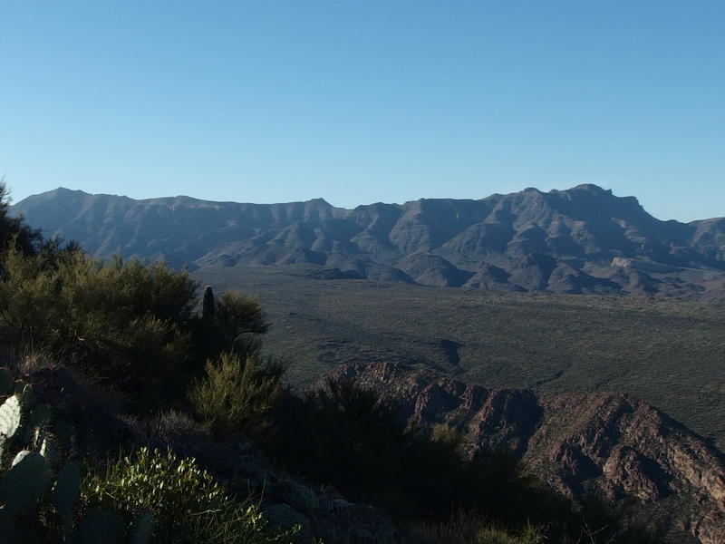 Long stretch of Superstition Ridgeline beyond Black Mesa