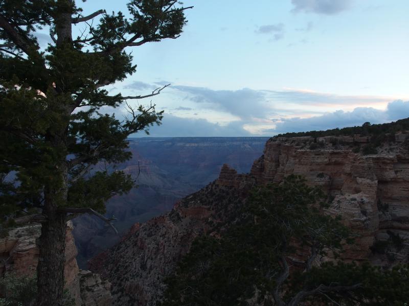 Dull light at the South Kaibab trailhead