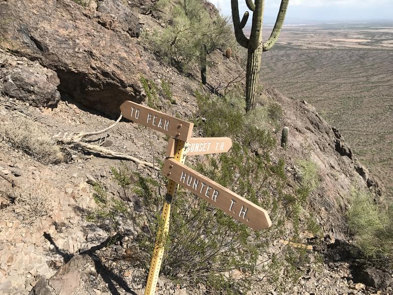 Trail junction with Sunset Vista